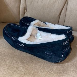 UGG Ansley Slippers Slip On Moccasins Size 8